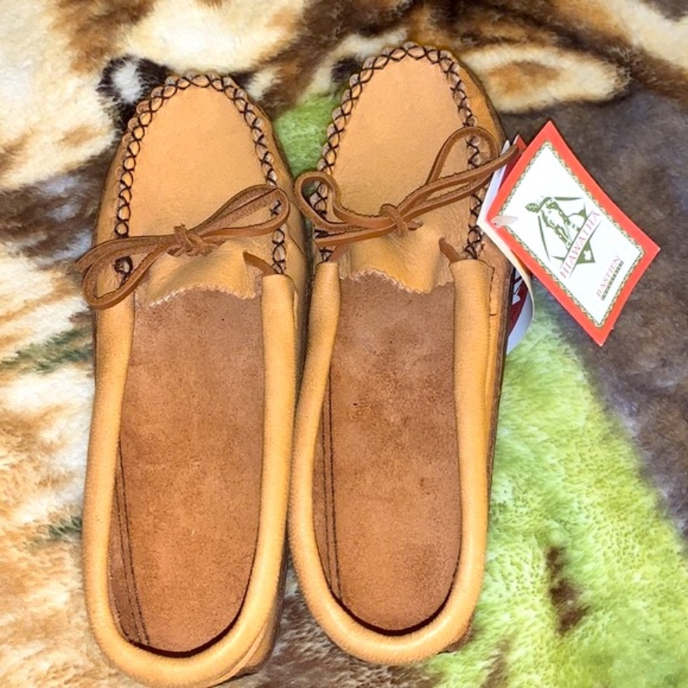 Hiawatha Leather Moccasin Slipper size 7